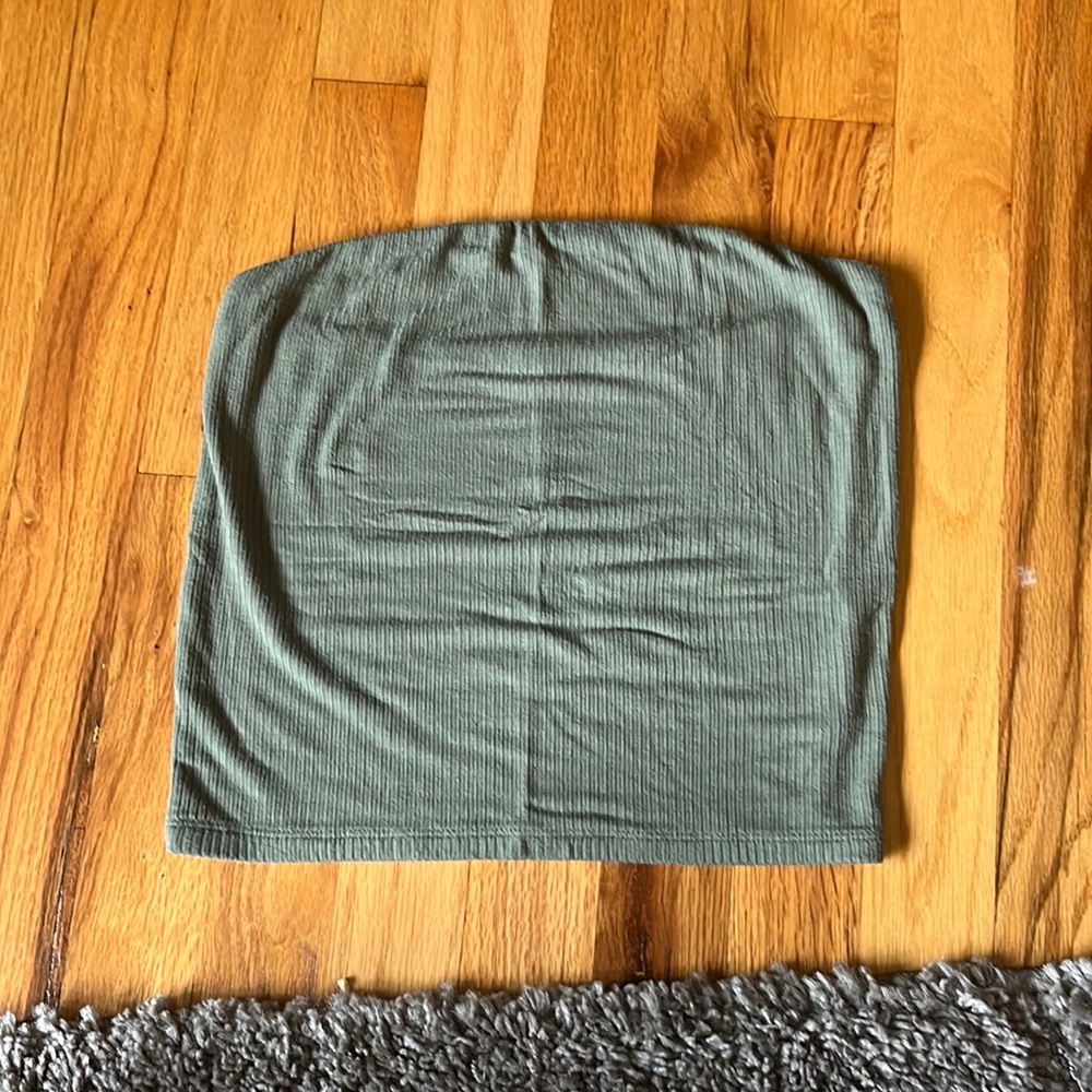 Brand: American eagle Size: Medium Color: green